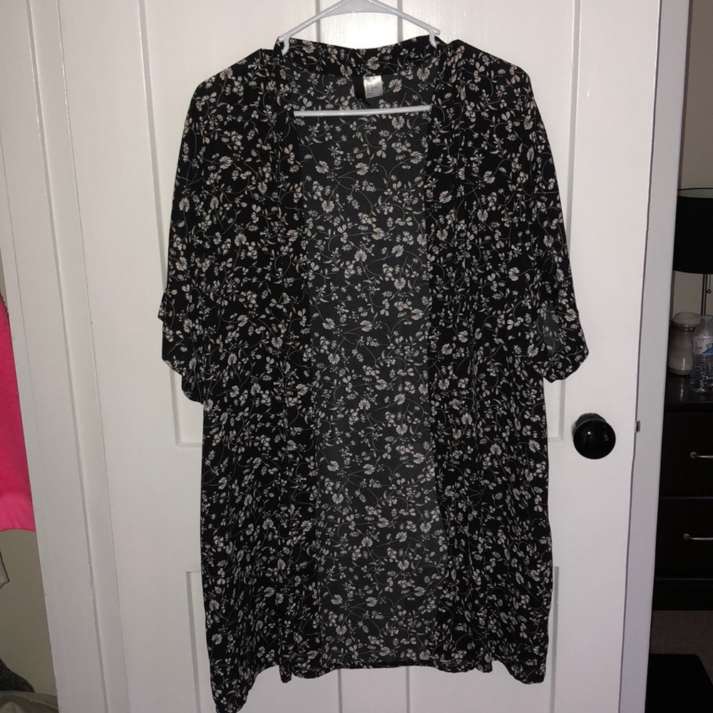 Knee Length Short Sleeved Kimono